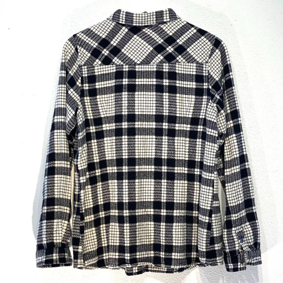 Lovestitch Pearl Snap Buttons Plaid Print Long Sleeve Button-Down Shirt - Picture 3 of 6